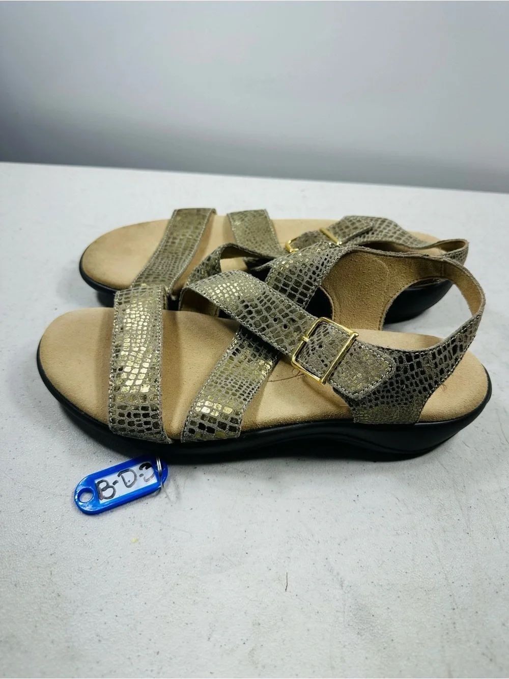 Sas Laguna Olive Gold Sandals Women Size 7 N Made Is Usa - Picture 1 of 7